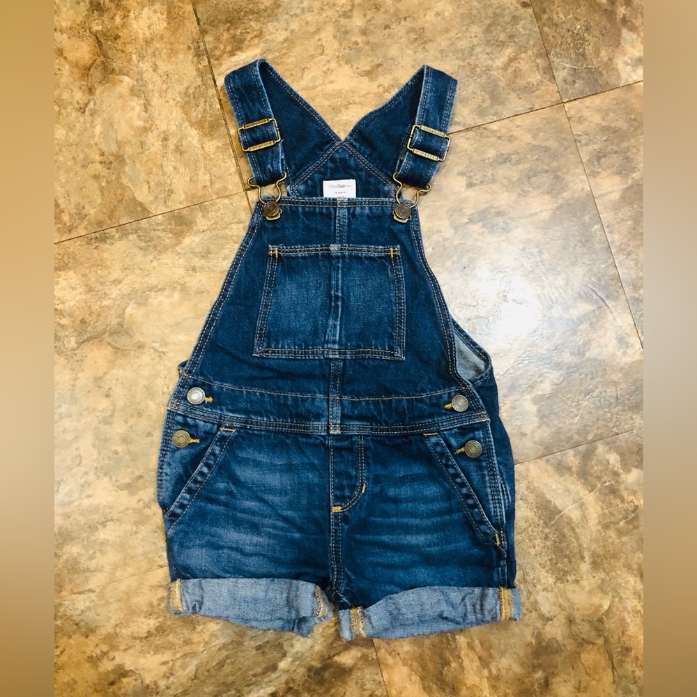 Girls size 4 shorts overalls - Gap